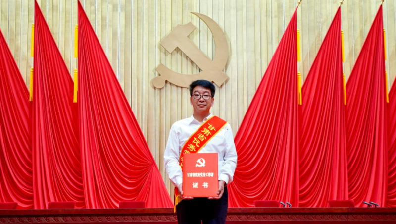 ϲ�����������ǲ����ŵ�ί��ǡ��ܲ������ٻ񡰸���ʡ���쵳�������ߡ��ƺ�